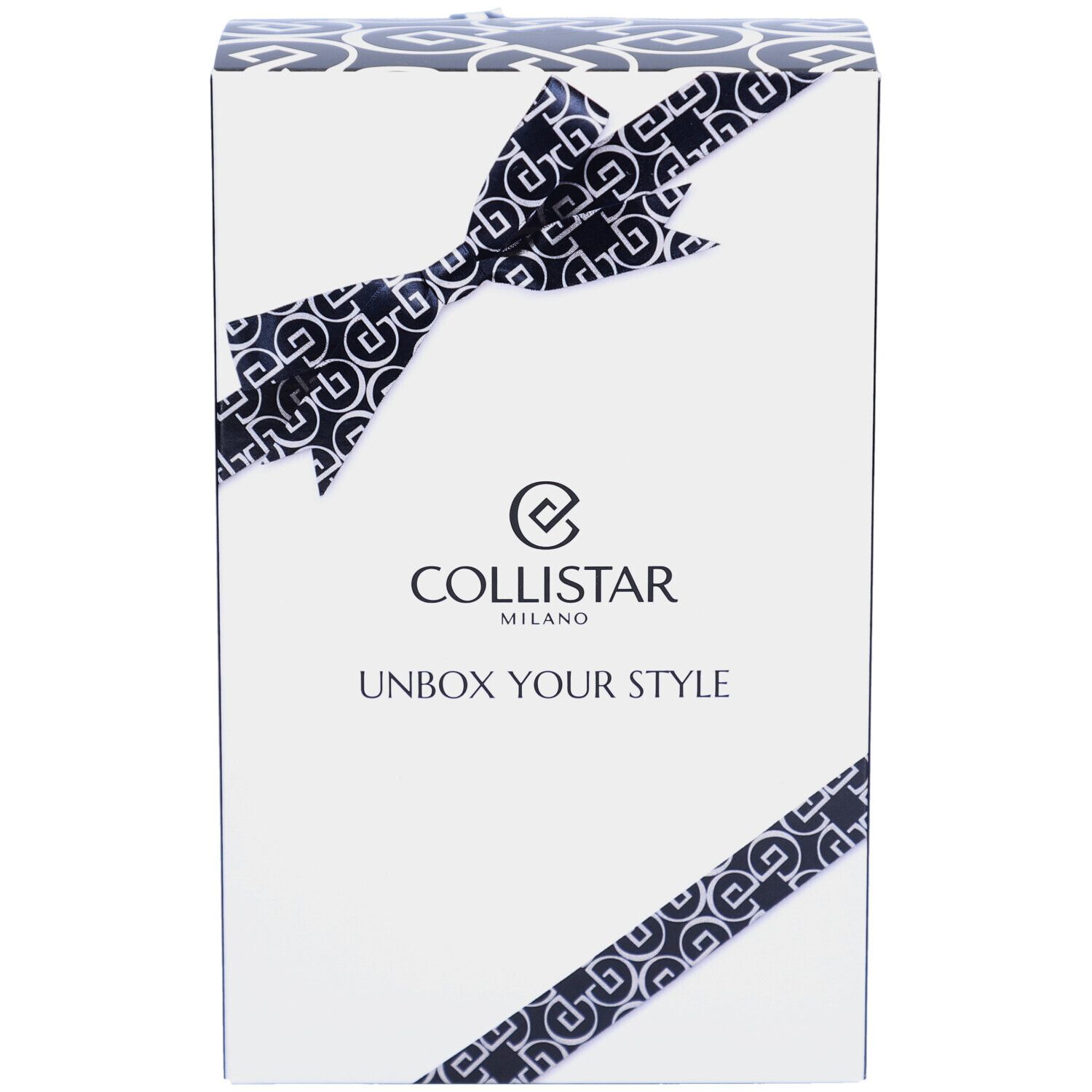 Coffret cadeau avec nœud. Marque Collistar Milano. Texte: Unbox Your Style.