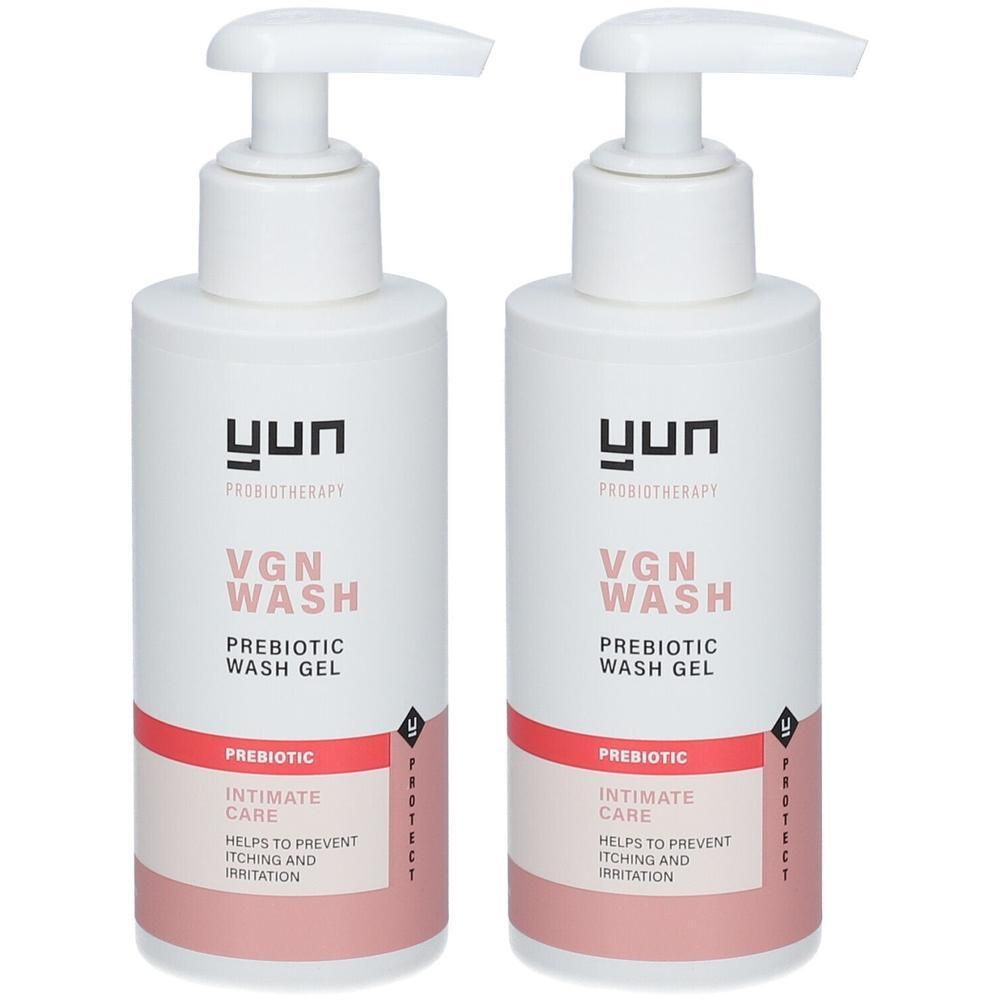 Deux flacons blancs avec pompe. Inscription: YUN, VGN WASH, Prebiotic Wash Gel. Accents roses et rouges. Pour les soins intimes.