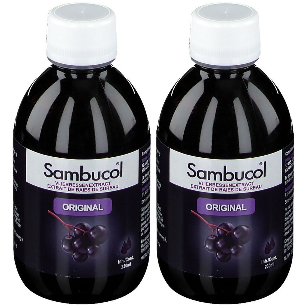 Deux flacons de sirop Sambucol Original. Liquide noir dans des bouteilles rondes avec bouchon blanc. Étiquette avec nom et illustration.