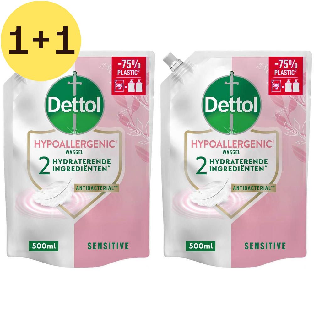 Deux recharges de gel lavant Dettol Sensitive. Sachets roses et blancs. Texte : Hypoallergénique, 2 ingrédients, Antibactérien, 500ml.