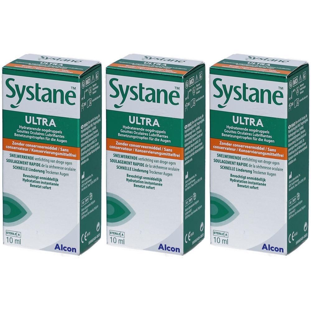 Trois boîtes de Systane ULTRA. Design vert et blanc, texte multilingue. Flacons de 10 ml.