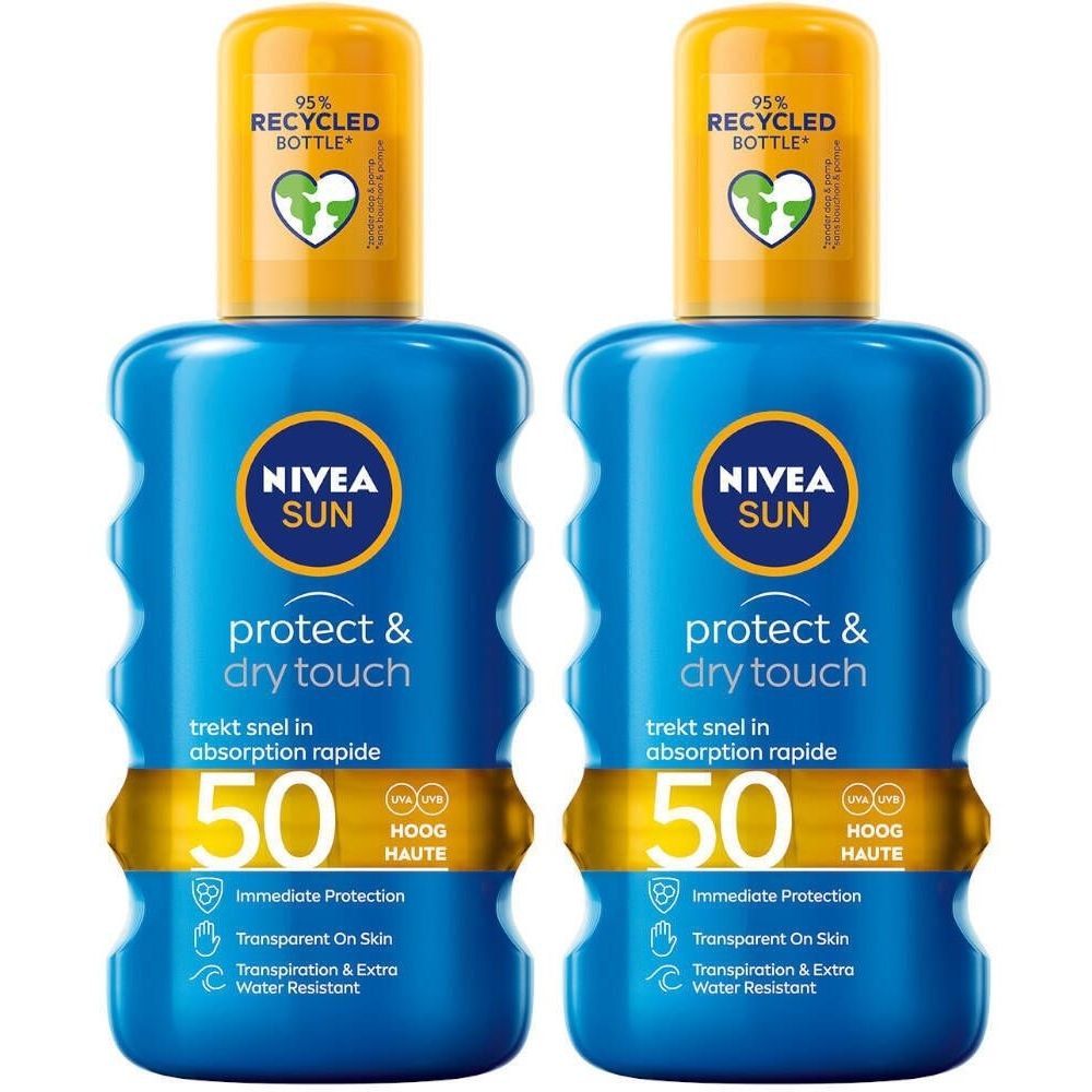 Deux flacons bleus avec bouchons jaunes. Inscription : NIVEA SUN protect & dry touch 50. Flacon recyclé à 95%.