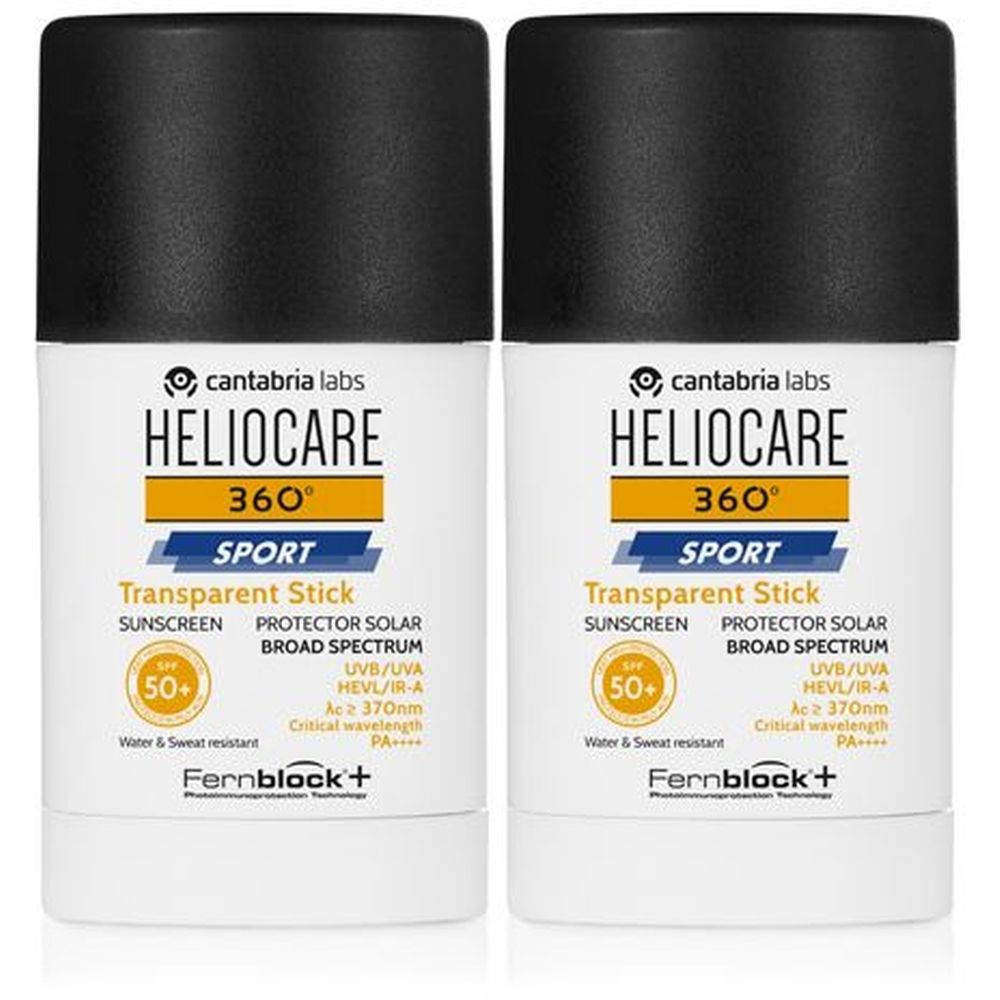 Deux sticks cylindriques avec bouchon noir. Inscription: Heliocare 360° Sport Transparent Stick SPF50+. Résistant à l'eau et à la sueur.