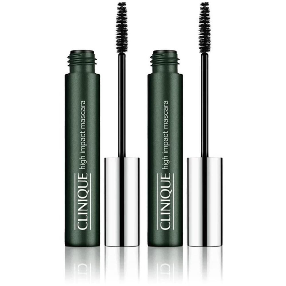 Deux tubes de mascara verts avec brosses ouvertes. Le texte "CLINIQUE high impact mascara" est visible.