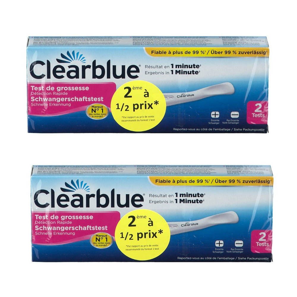 Deux boîtes de test de grossesse Clearblue Plus. Emballage bleu et blanc avec image d'un bâtonnet de test. Texte: Clearblue, Test de grossesse.