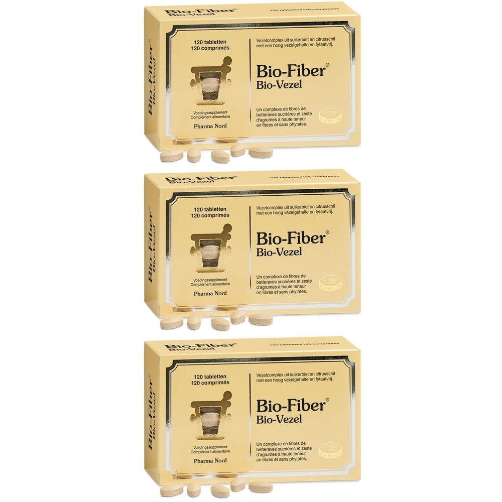 Trois boîtes de Pharma Nord Bio-Fiber® avec comprimés. Chaque boîte contient 120 comprimés. Comprimés devant les boîtes.