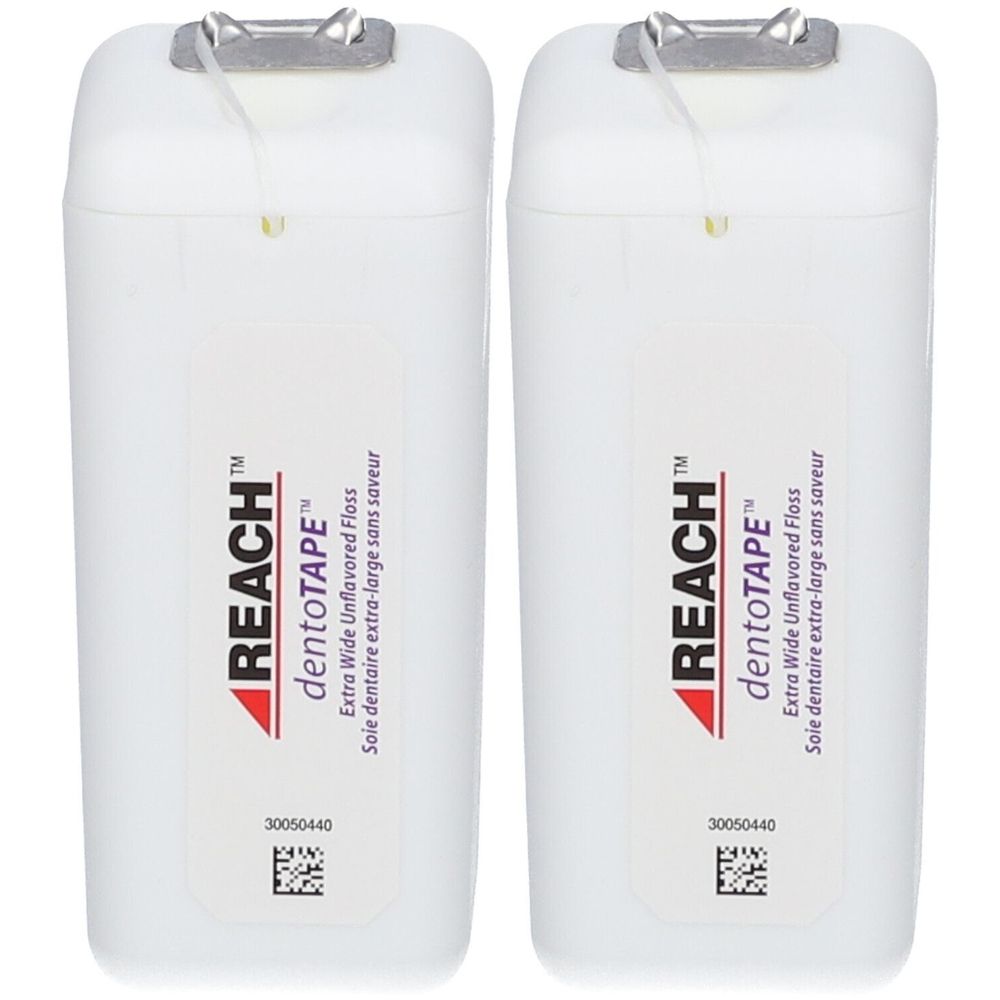 Deux boîtiers blancs de fil dentaire REACH dentoTAPE. Texte: Extra Wide Unflavored Floss. Fermeture métallique et étiquette.