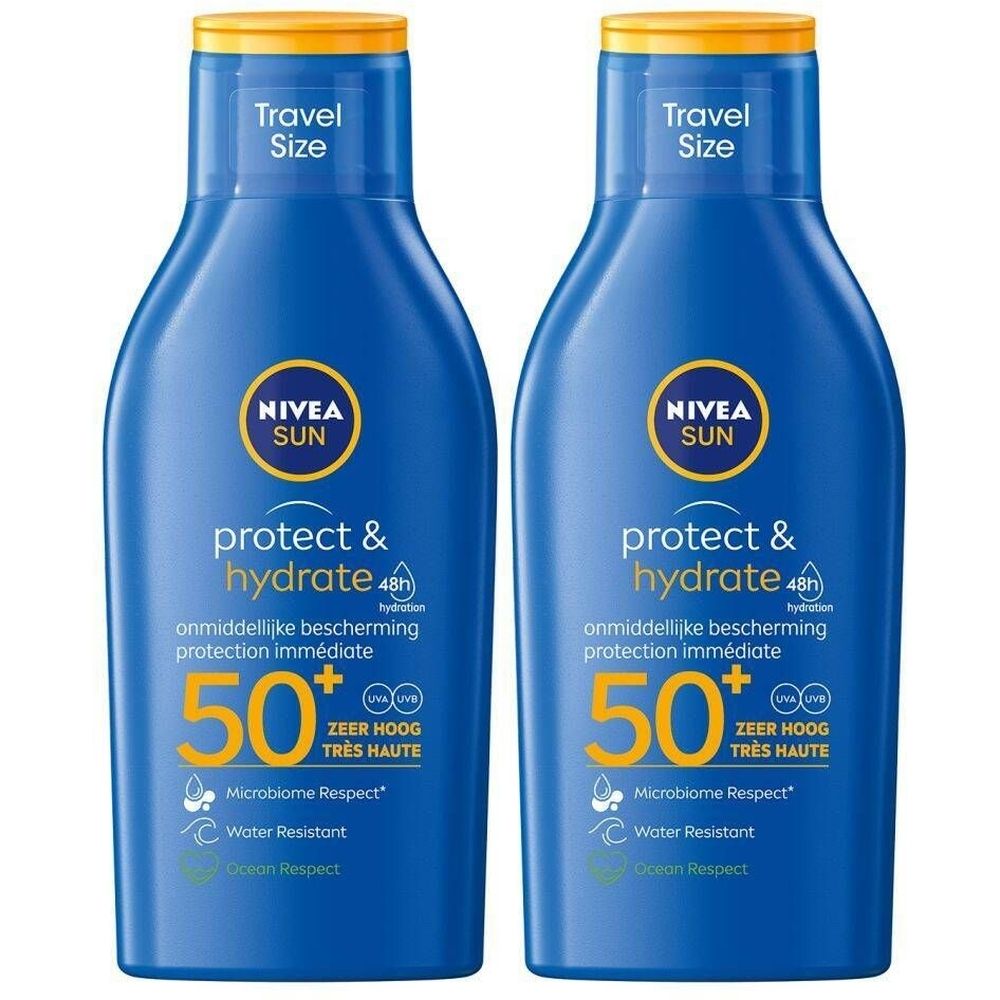Deux flacons bleus NIVEA Sun Protect & Hydrate Lait solaire SPF50+ avec bouchon jaune. Inscription: 50+.