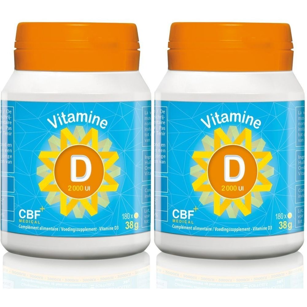 Deux flacons blancs avec couvercles orange. Étiquettes bleues avec motif soleil jaune et texte: Vitamine D 2000 UI, CBF.