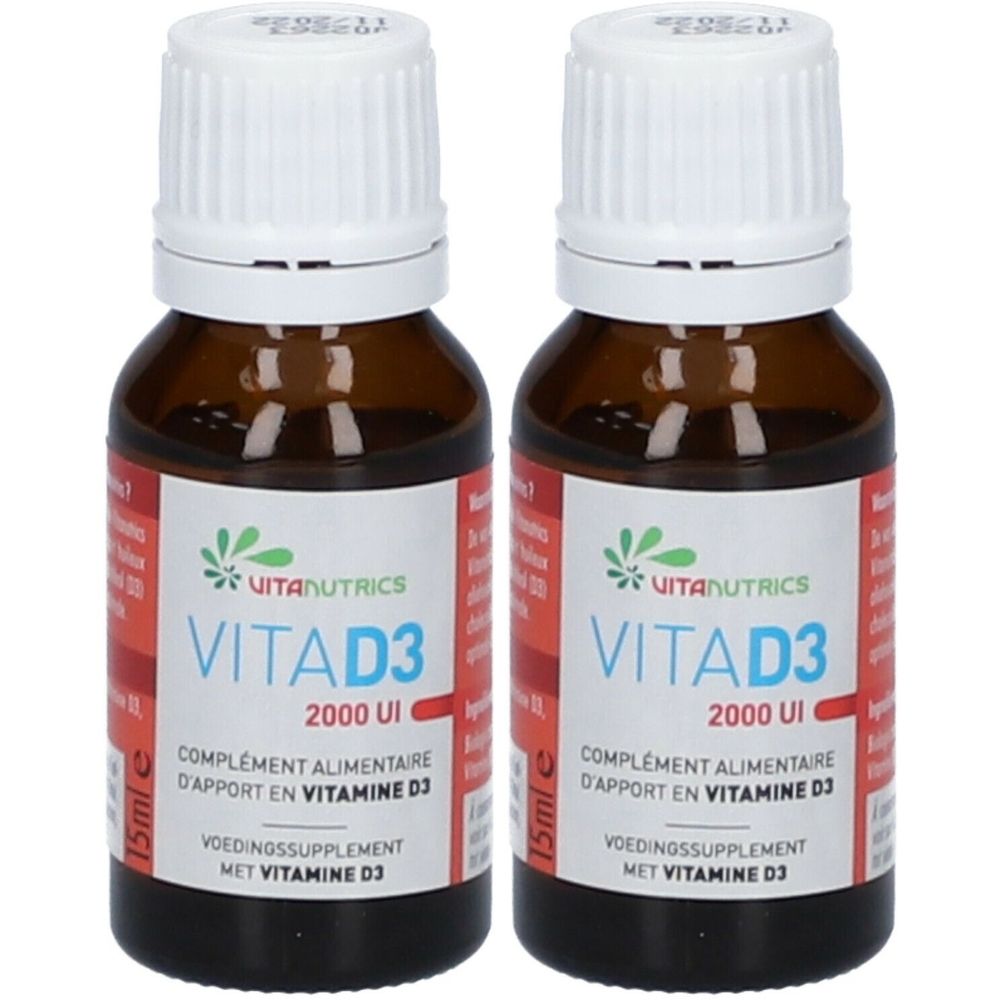 Deux flacons de Vitanutrics VITAD3 2000UI. Flacons en verre brun avec bouchon blanc. Étiquette avec informations.