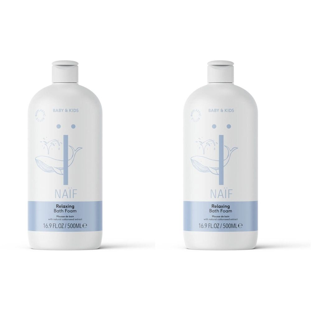 Deux flacons blancs avec étiquette bleue. Inscription NAÏF, Relaxing Bath Foam. 16.9 FL.OZ/500ml. Logo Baby & Kids.