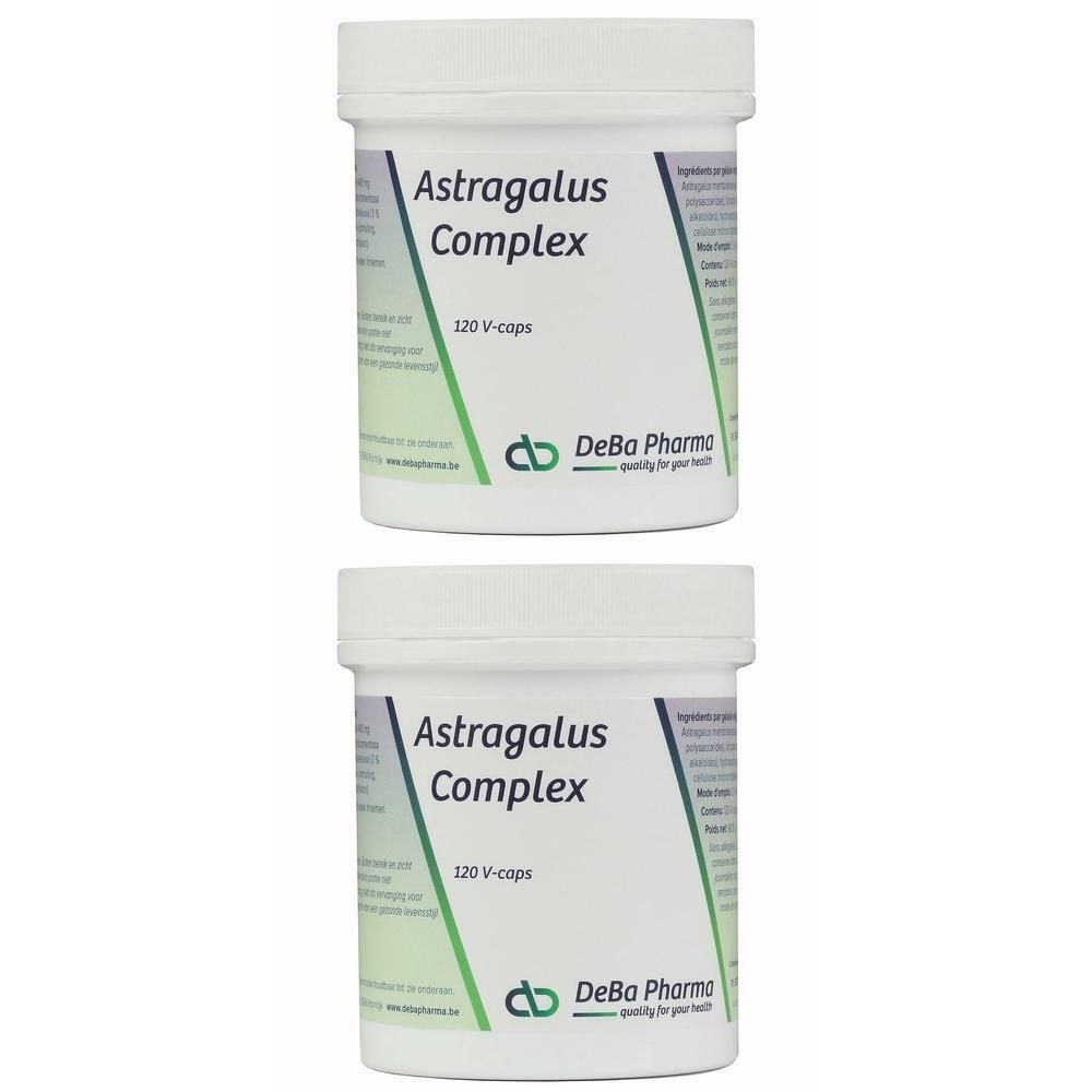 Deux pots blancs avec étiquette. Inscription: Astragalus Complex, 120 V-caps. Logo DeBa Pharma.