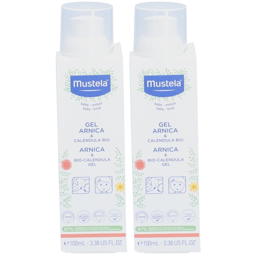 Deux flacons de gel Mustela Arnica & Calendula BIO. Flacons blancs avec étiquette. Texte: Gel Arnica & Calendula BIO, logo Mustela.