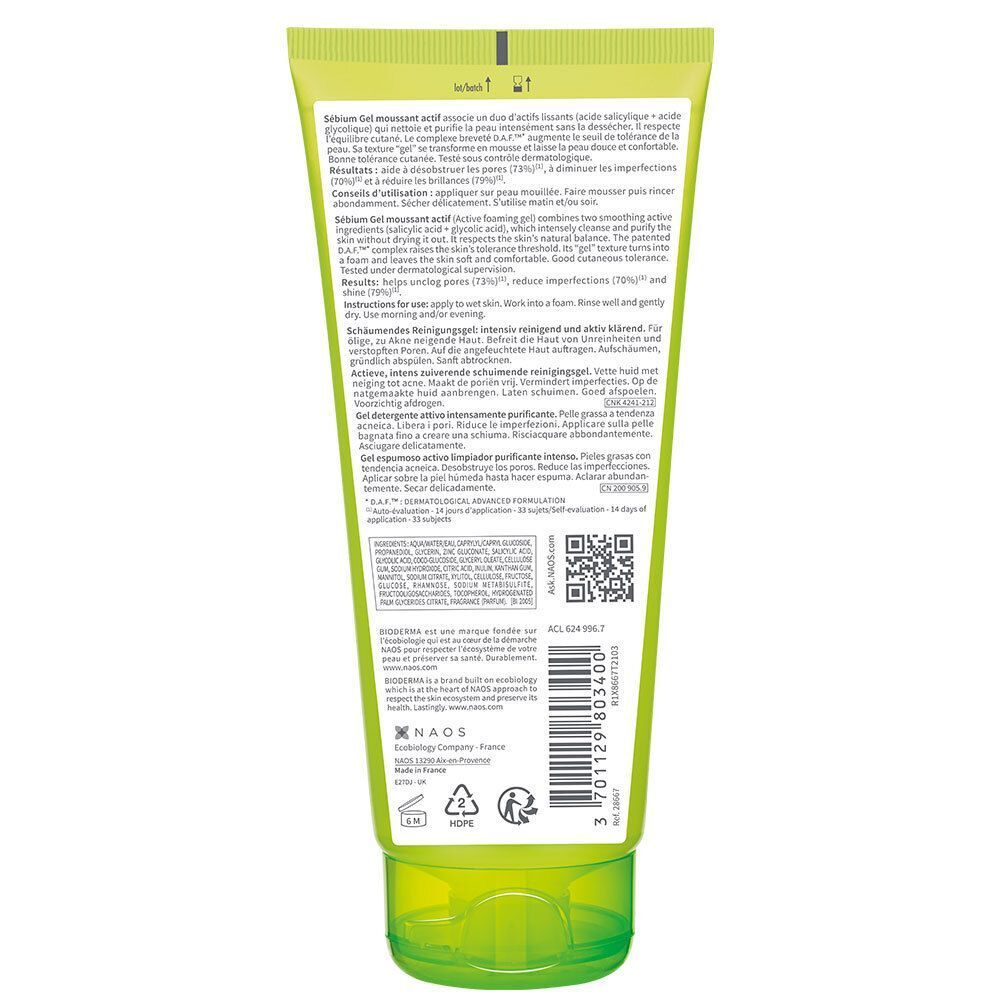 Dos d'un tube de BIODERMA Sébium Gel moussant actif. Fond vert. Texte et code QR. Informations d'utilisation.
