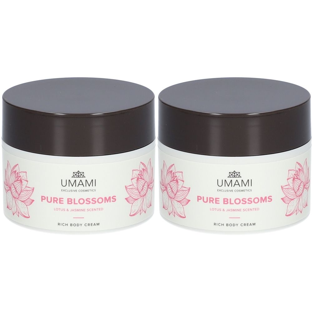 Deux pots de crème pour le corps UMAMI Pure Blossoms. Récipients blancs avec couvercles marron. Motifs floraux roses et texte.