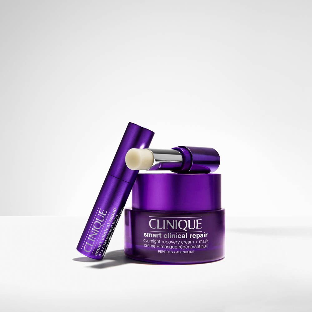 Un échantillon de texture du baume Clinique Smart Clinical Repair AM/PM Retinoid.