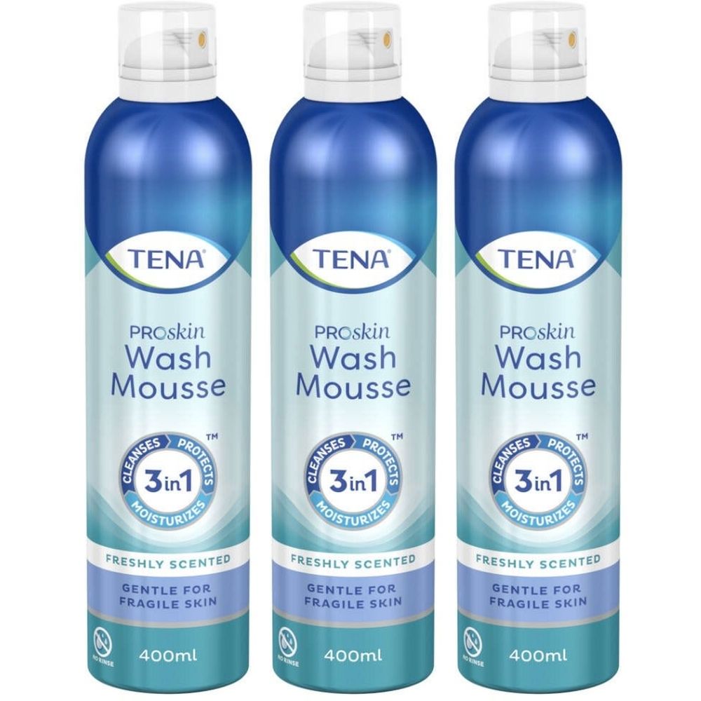 Trois flacons bleus avec vaporisateur blanc. Inscription : TENA PROskin Wash Mousse. 3en1, peau fragile, 400ml.