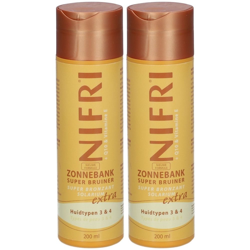 Deux flacons de lotion NIFRI Super Tanner. Étiquettes jaunes, bouchons bruns. Texte: Zonnebank Super Bruiner, extra, pour types de peau 3 & 4.