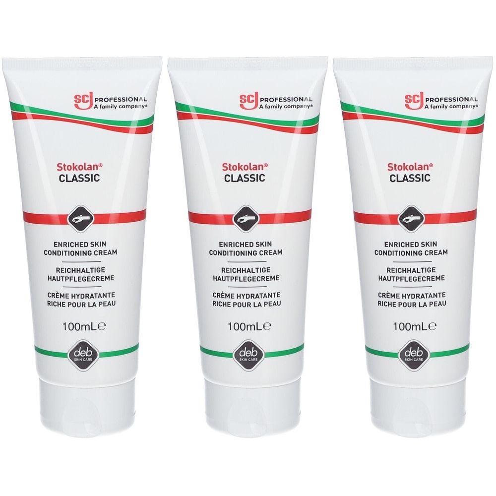 Trois tubes blancs avec des inscriptions rouges et vertes. Chaque tube porte l'inscription "Stokolan Classic", "Enriched Skin Conditioning Cream" et "100ml".