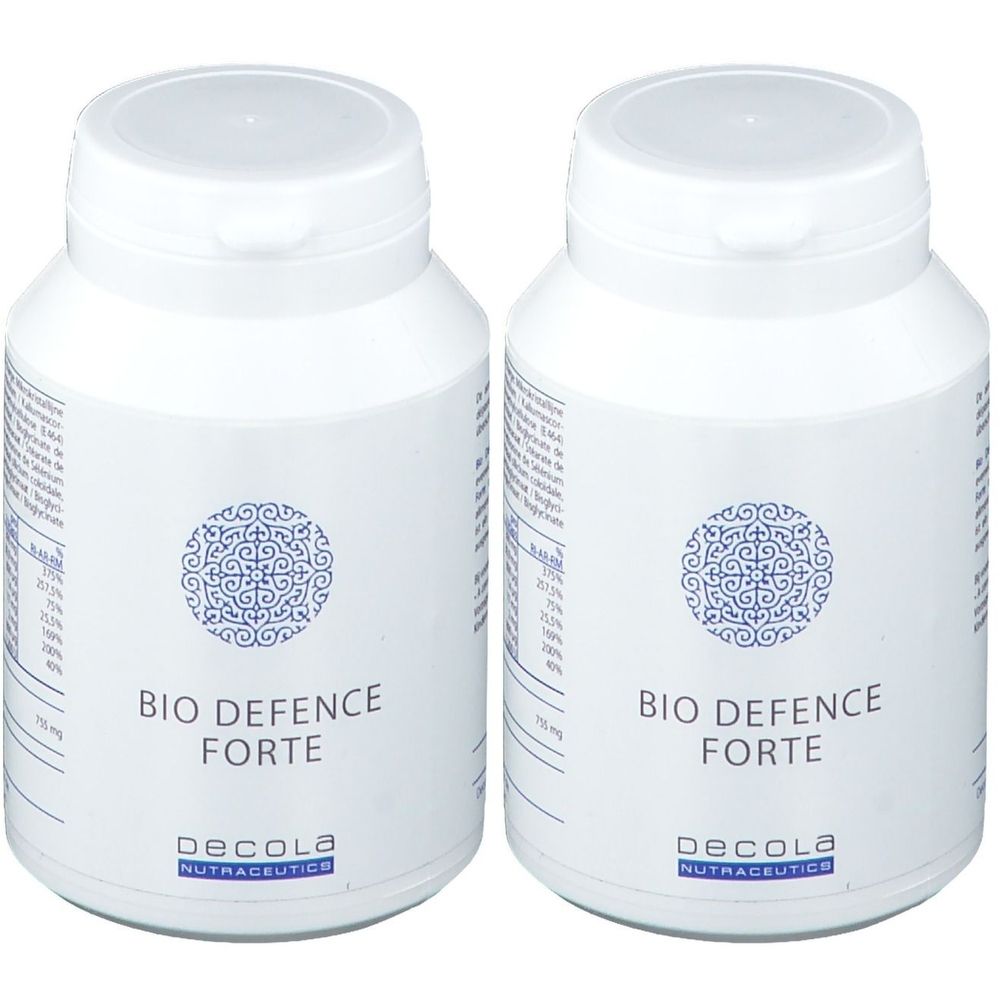 Deux flacons blancs avec couvercles. Inscription: BIO DEFENCE FORTE. Marque: Decola Nutraceutics. Motifs bleus.