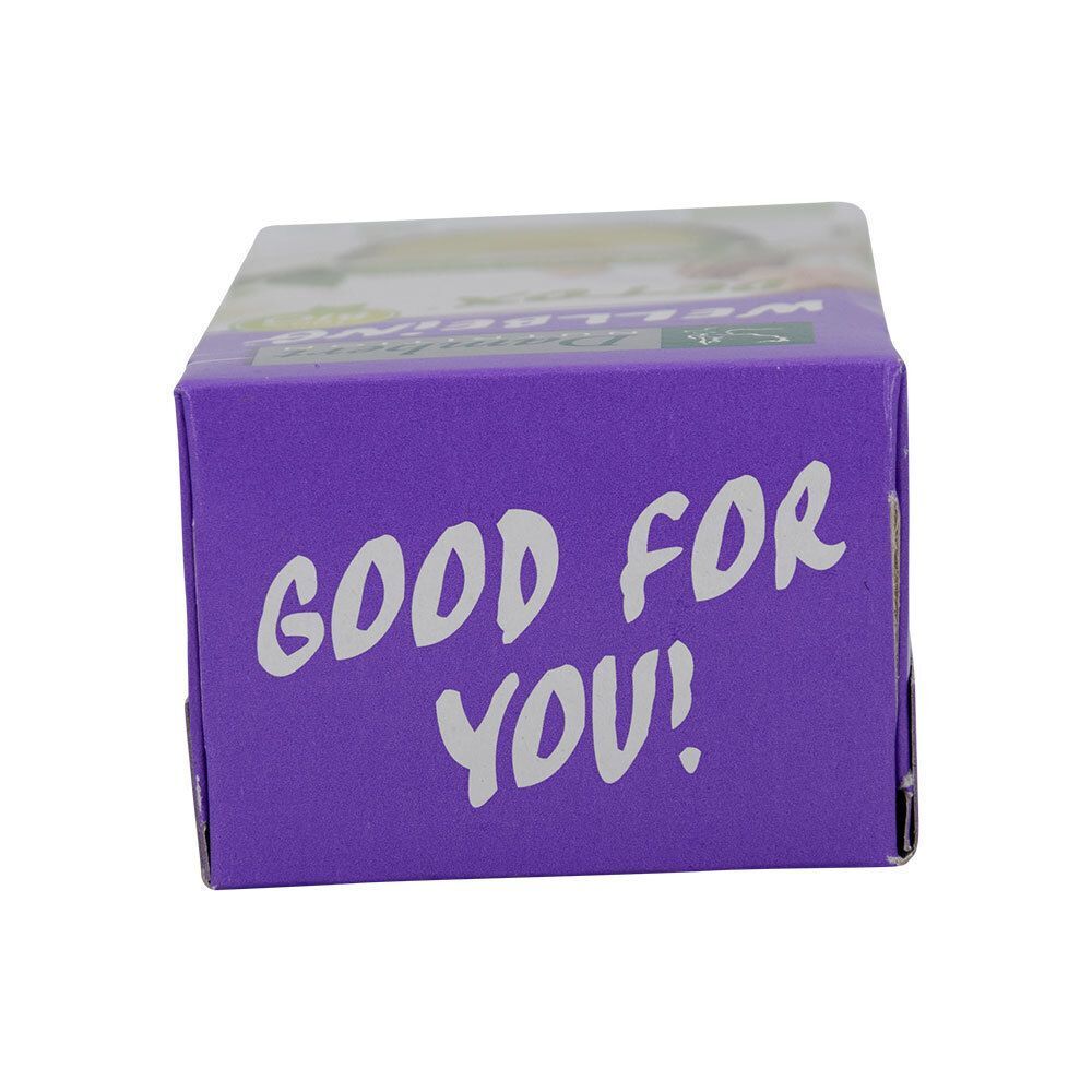 Le dessus de l'emballage du thé Damhert Wellbeing Detox avec le texte 'GOOD FOR YOU!' en blanc.