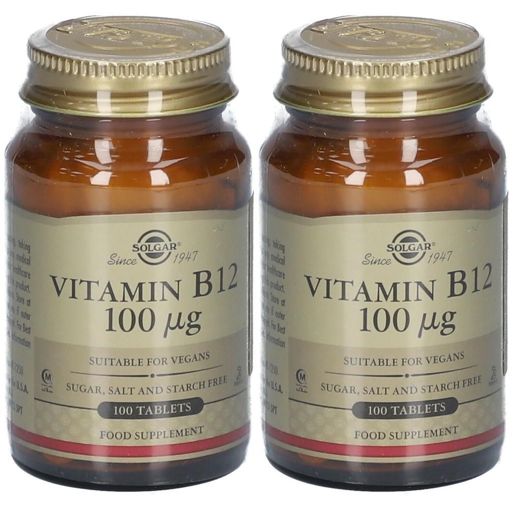 Deux flacons en verre brun avec des couvercles dorés. Inscription : SOLGAR Vitamine B12 100 µg. Convient aux végétaliens. 100 comprimés.
