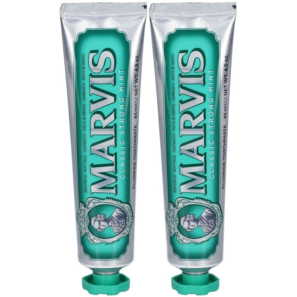 Deux tubes de dentifrice MARVIS Classic Strong Mint. Tubes argentés avec étiquette verte et texte.