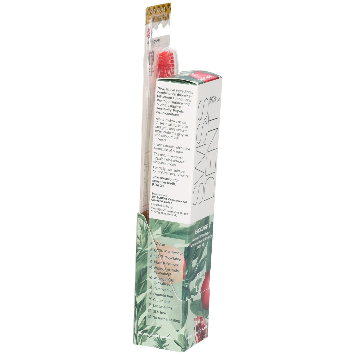 Vue latérale du pack combiné. Logo SWISSDENT et texte BIOCARE. Brosse à dents avec tête de brosse rouge. Emballage avec texte et motif grenade.