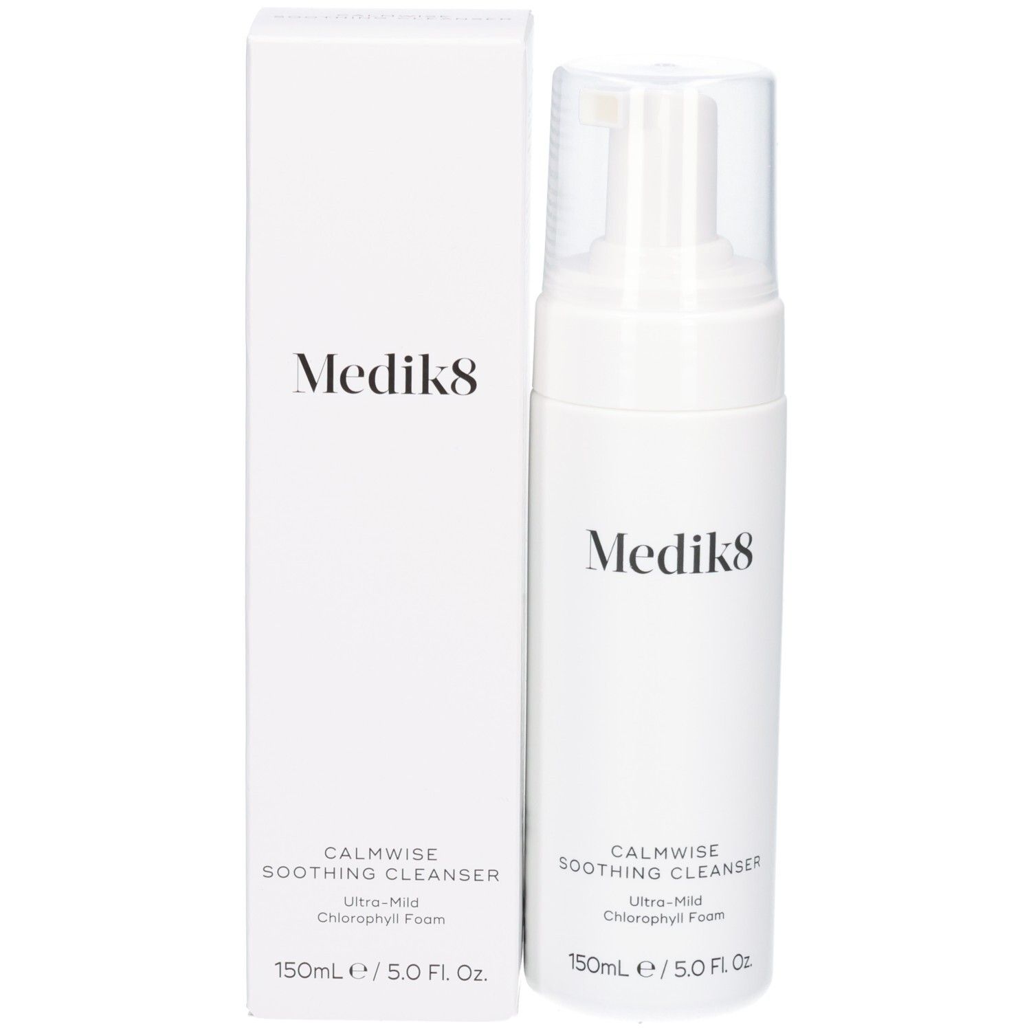 Flacon Medik8 Calmwise Soothing Cleanser et son emballage extérieur.