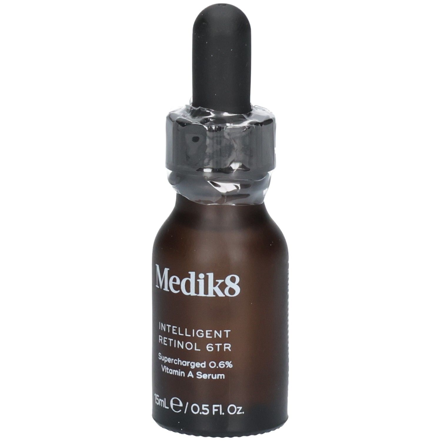 Sérum Medik8 Intelligent Retinol 6TR en flacon de verre brun avec pipette, 15ml, vue de face.