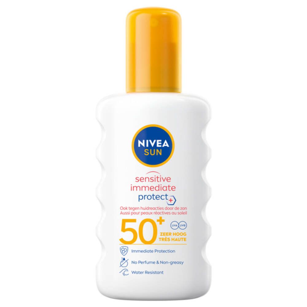 Flacon blanc avec bouchon jaune. Inscription NIVEA SUN, sensitive immediate protect+, SPF 50+.