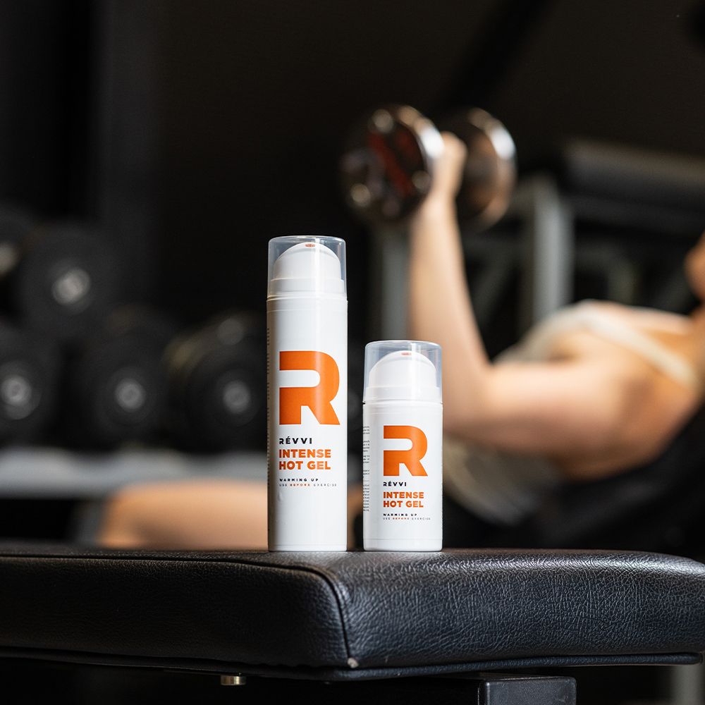 Deux flacons blancs avec R orange. Inscription : RÉVVI Intense Hot Gel. Bouchons transparents.