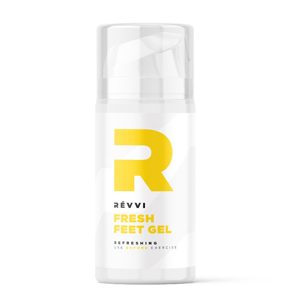 Gel RÉVVI Fresh Feet. Flacon blanc avec 'R' jaune et nom du produit. Bouchon transparent. Texte : Refreshing, Use before exercise.