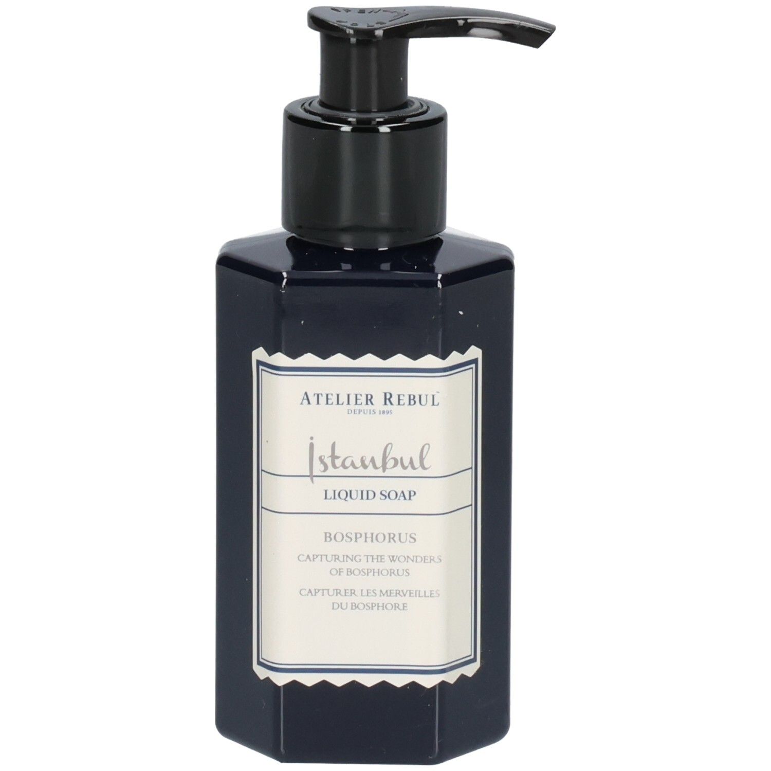 Savon liquide bleu foncé avec pompe noire. Étiquette avec texte: Istanbul, Bosphorus, Atelier Rebul.
