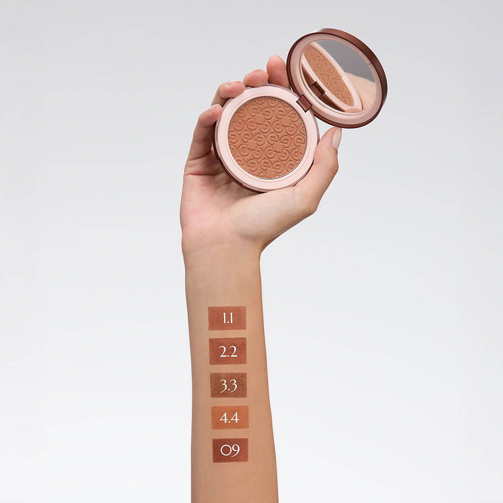 Emballage Collistar Magica Bronzing Powder, vue en biais avec logo et nom du produit.