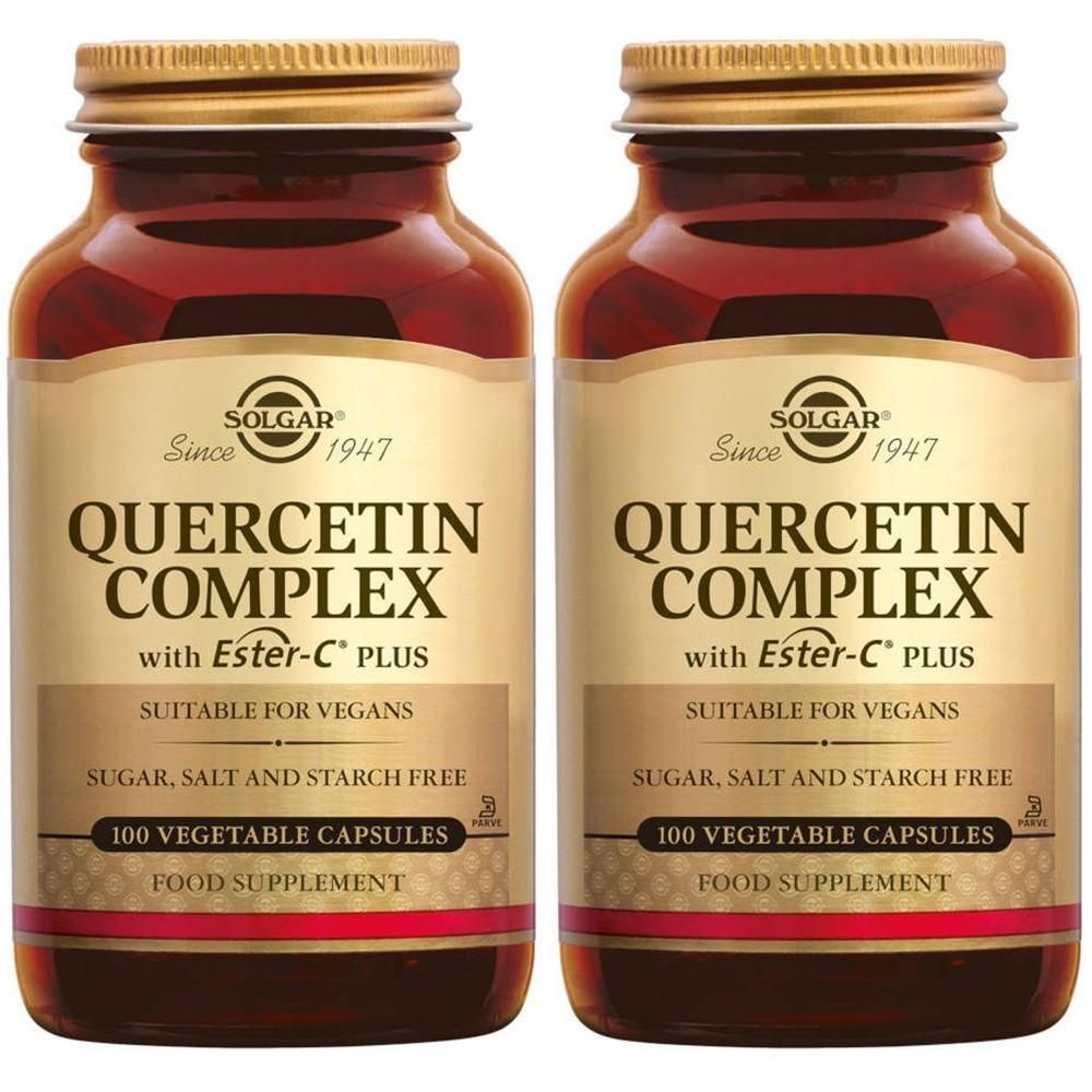 Deux flacons de SOLGAR® Quercétine Complexe. Flacons en verre brun avec bouchons dorés et étiquettes. Texte : Quercétine Complexe, 100 gélules.