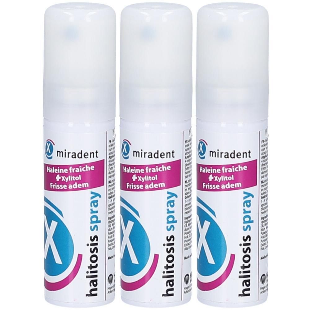 Trois flacons spray blancs avec étiquettes bleues et roses. Inscription : Halitosis Spray, miradent, Xylitol.