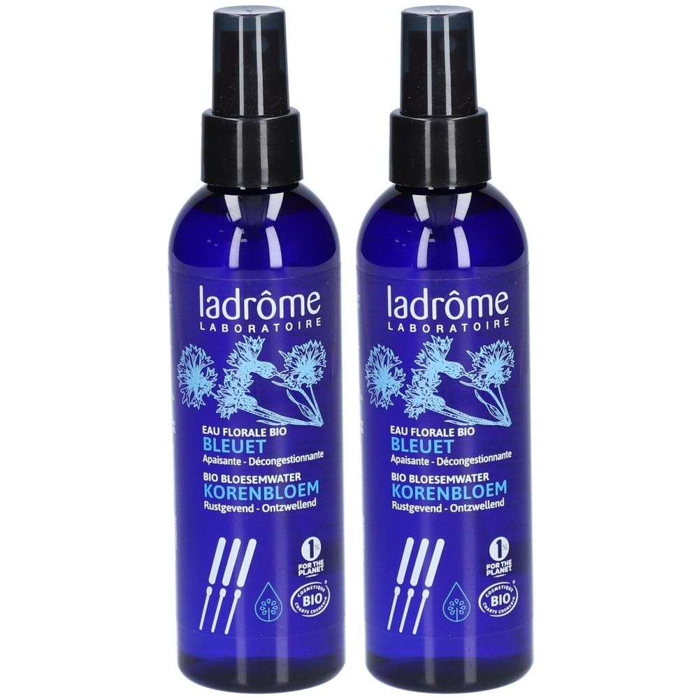 Deux flacons bleus avec vaporisateur noir. Inscription: Ladrôme Laboratoire, Eau Florale Bio Bleuet, Bio Bloesemwater Korenbloem.