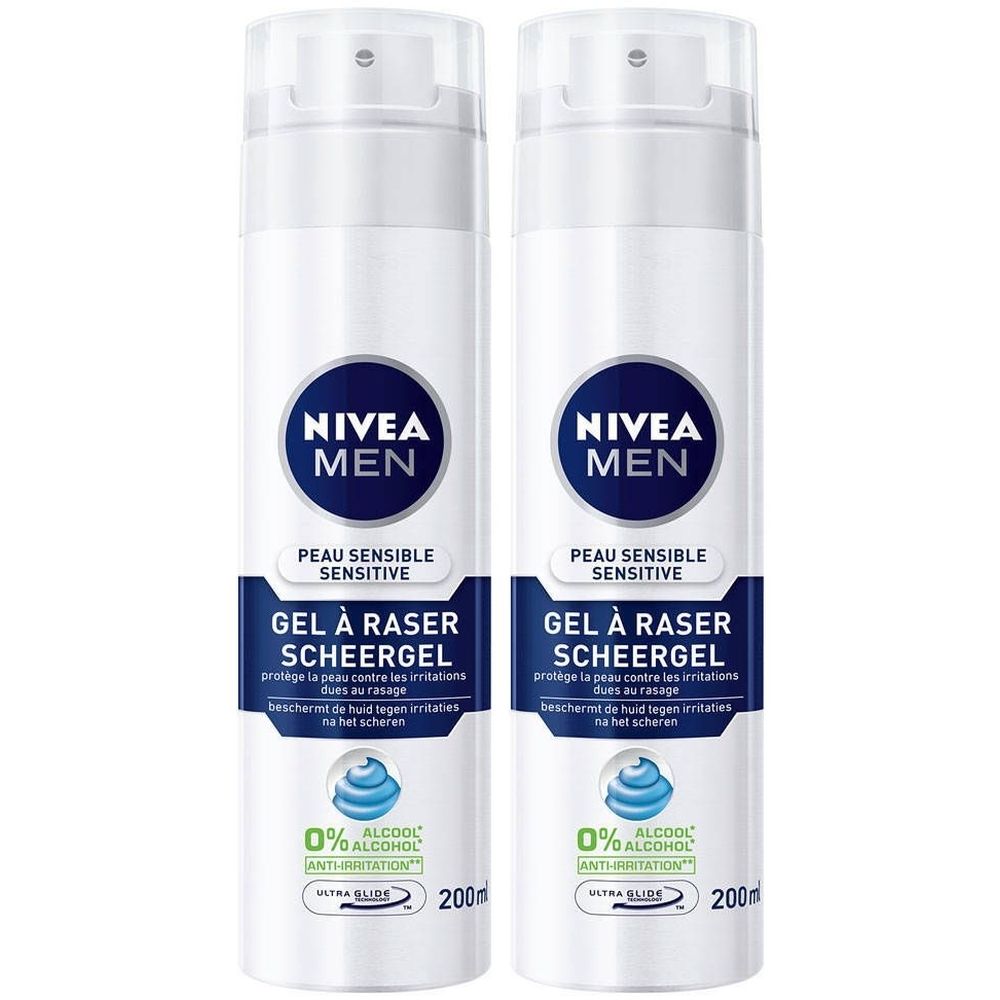 Deux flacons de gel à raser NIVEA MEN Sensitive. Étiquettes bleues avec informations et logo. Contenance 200ml.