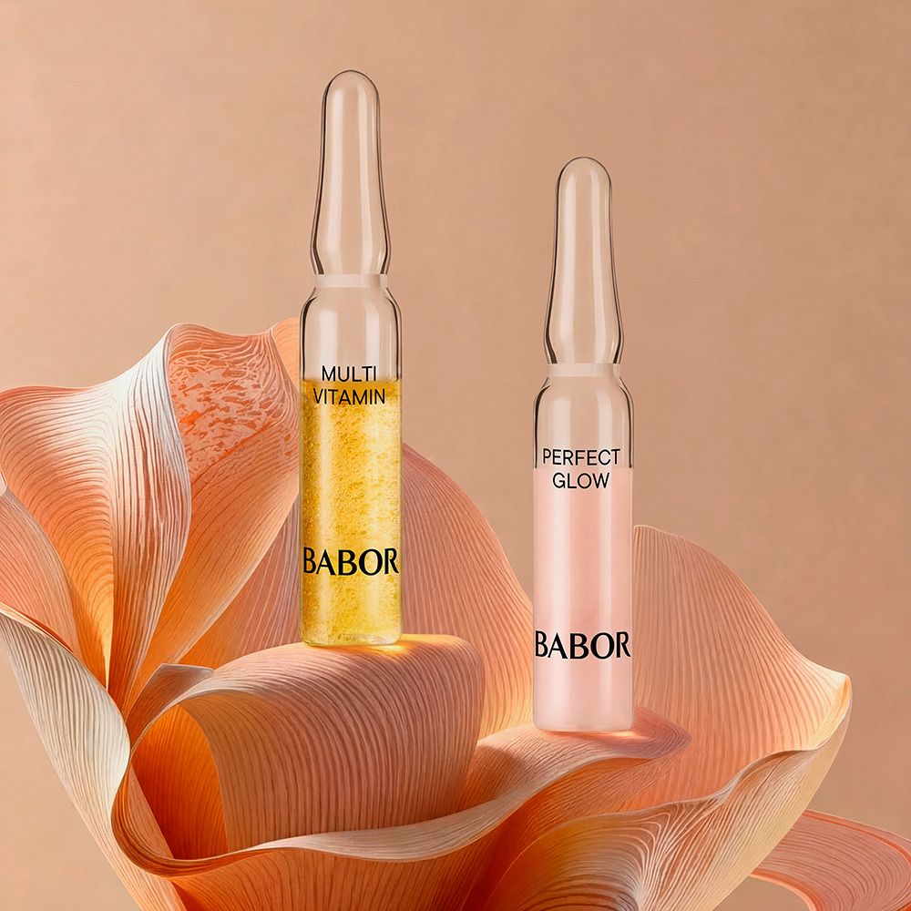Emballage Babor Vitamin Glow Ampoule Sérum Concentré avec motif floral.