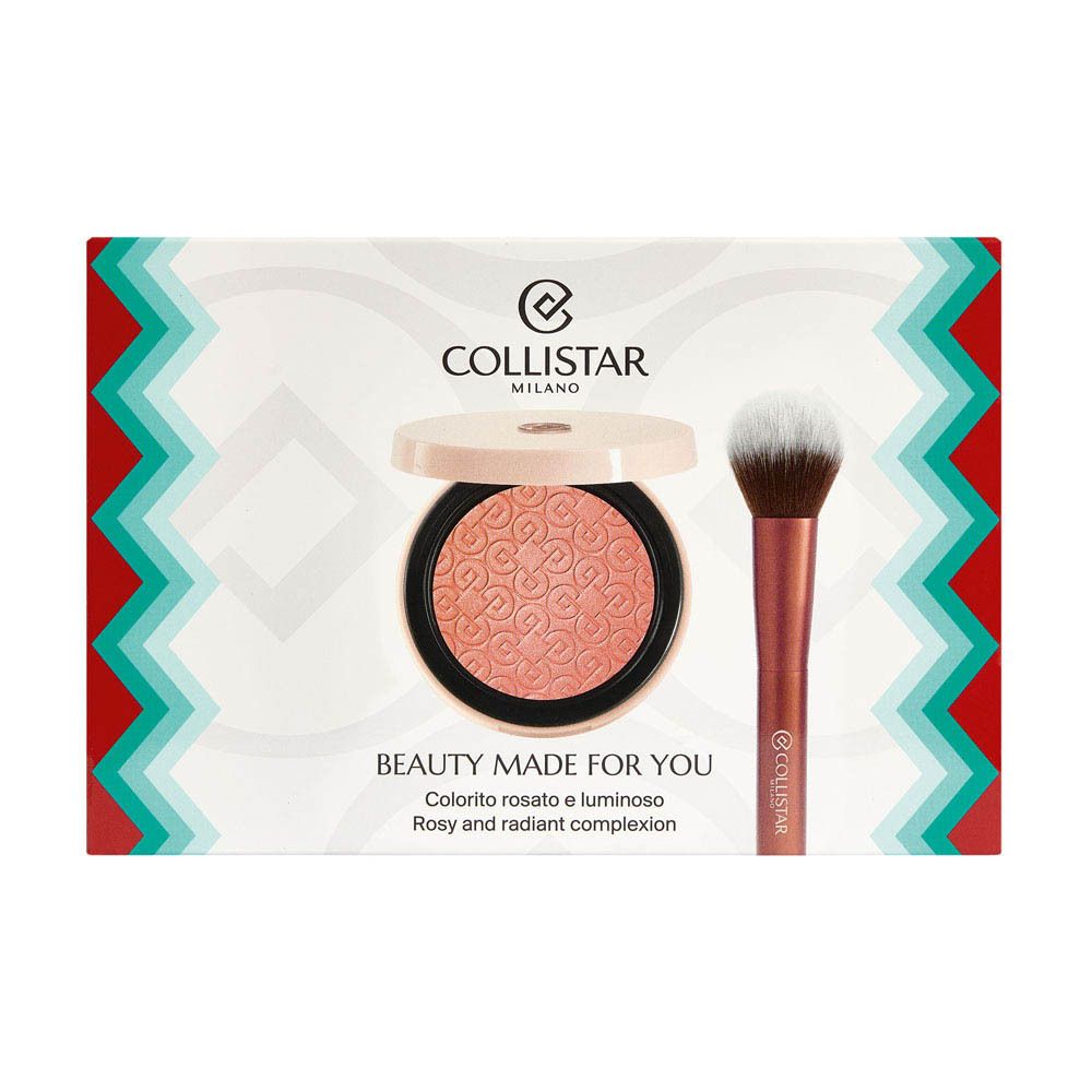 Blush, pinceau et emballage. Blush pêche, pinceau avec manche marron. Texte: Beauty Made in Italy.