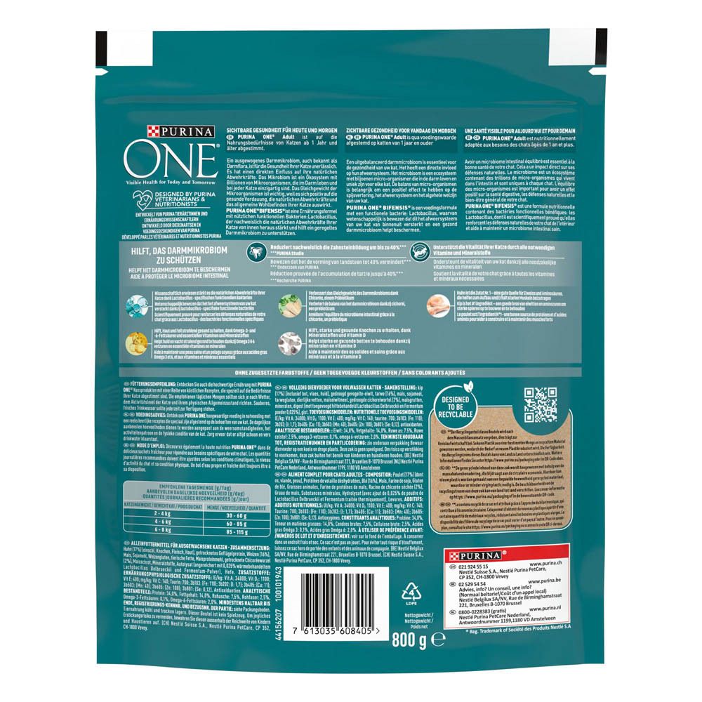Arrière d'un sachet de croquettes Purina ONE Adulte Poulet avec informations nutritionnelles.