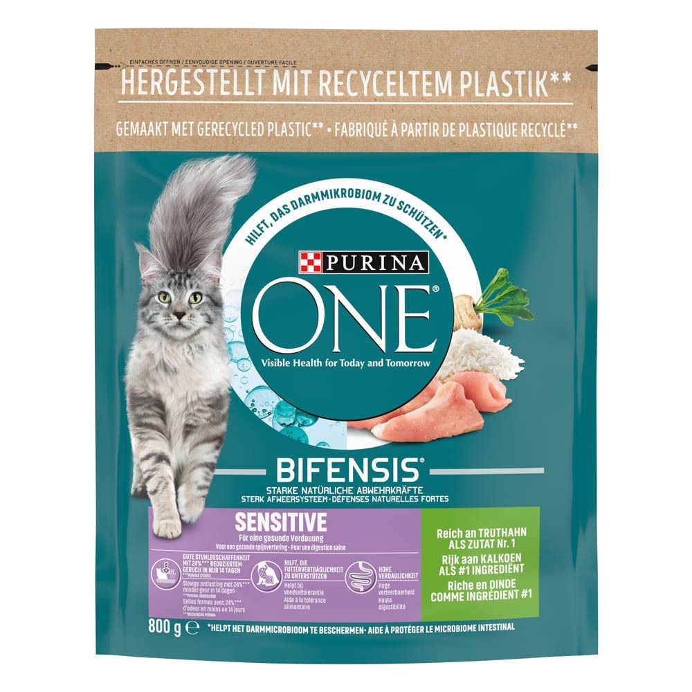 Sac de croquettes pour chat Purina ONE BIFENSIS Sensitive avec image de chat, saumon et carotte. 800g. Fabriqué à partir de plastique recyclé.