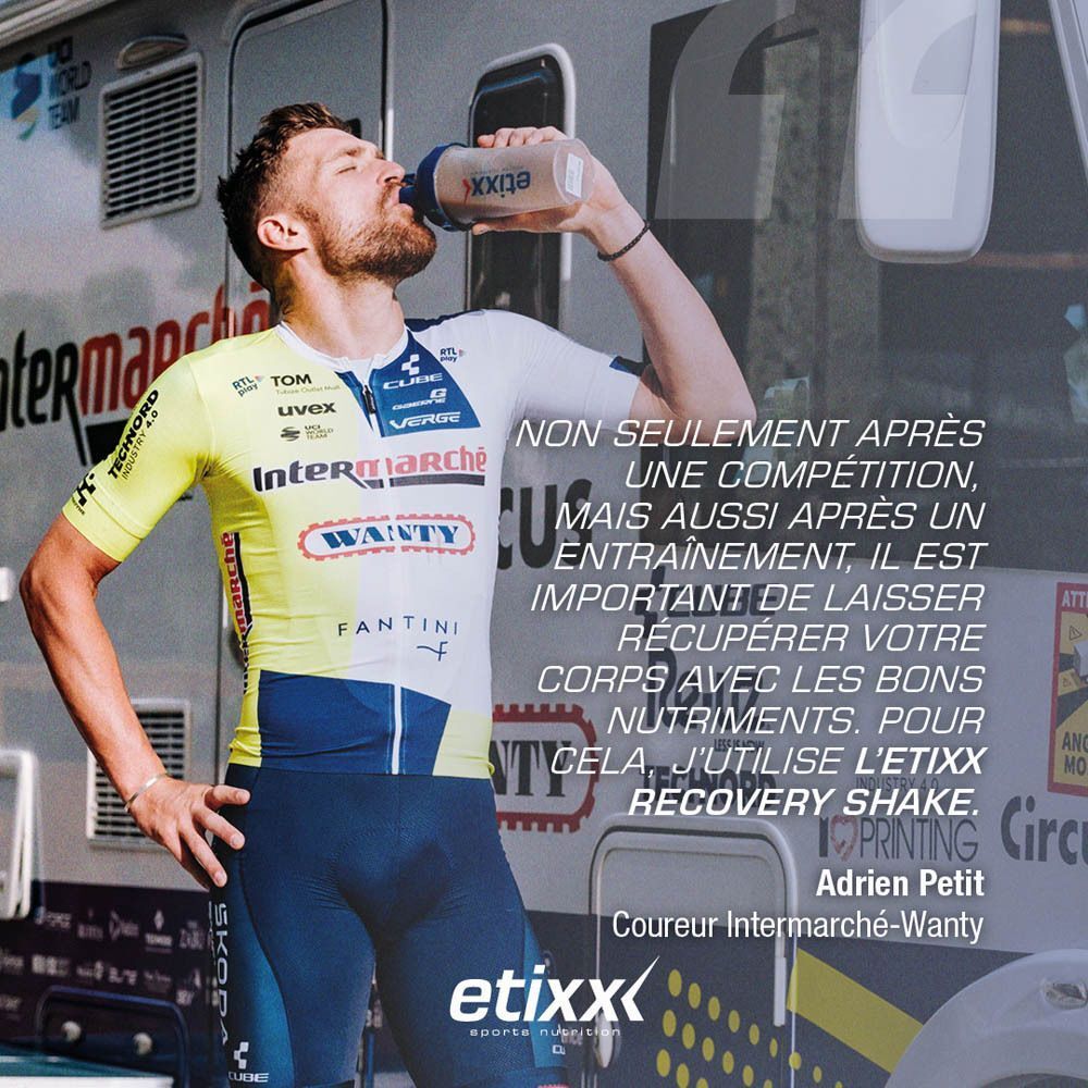 Deux cyclistes avec un Etixx Recovery Shake.