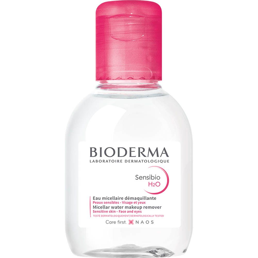 Flacon transparent, bouchon rose. Inscription: BIODERMA Sensibio H2O. Eau micellaire démaquillante pour peaux sensibles.