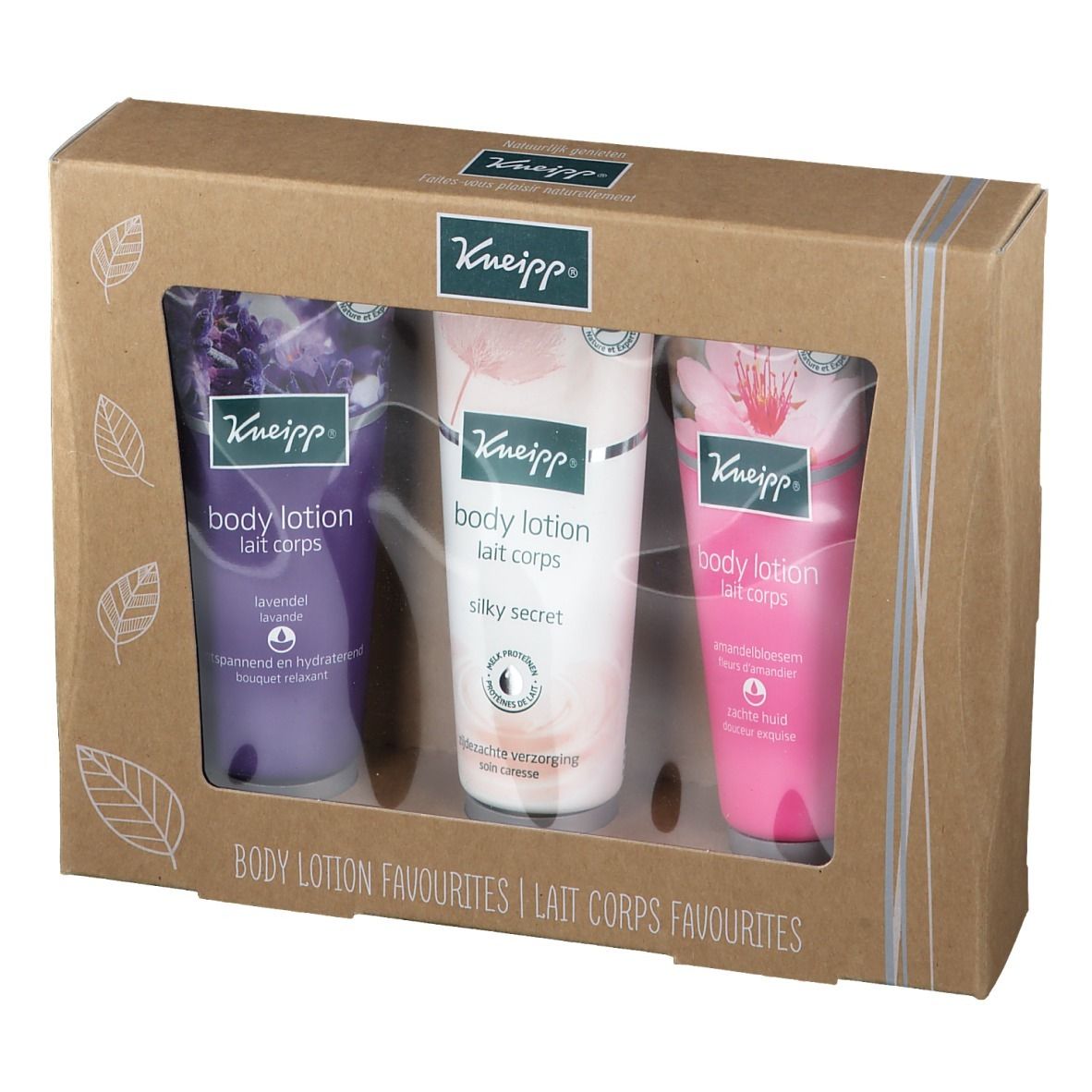 Coffret cadeau Kneipp avec trois lotions pour le corps. Tubes violets, blancs et roses. Inscription : Body Lotion. Emballage en carton.