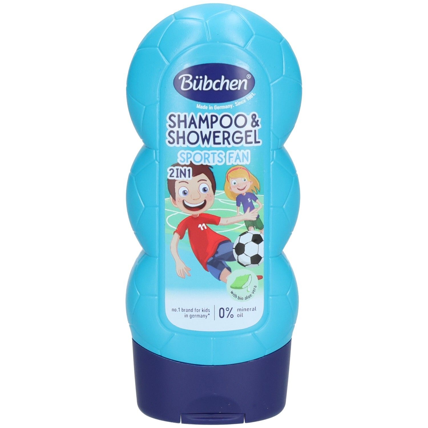 Flacon bleu clair en forme de ballon de foot. Inscription: Shampoo & Showergel 2en1. Illustration d'un enfant avec un ballon. Marque: Bübchen.