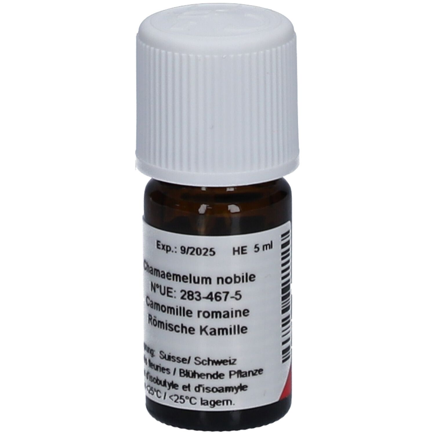 Flacon en verre brun avec bouchon blanc. Étiquette avec texte: Chamamelum nobile, Camomille romaine, Römische Kamille. Expiration 9/2025. HE 5 ml.