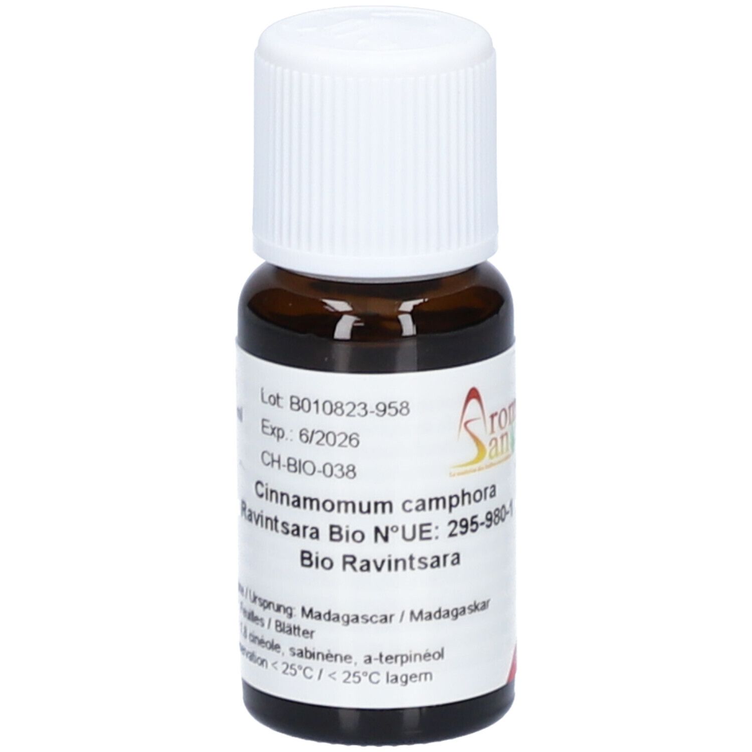 Flacon en verre brun avec bouchon blanc. Étiquette avec informations et logo du produit. Aromasan Huile essentielle Ravintsara bio.