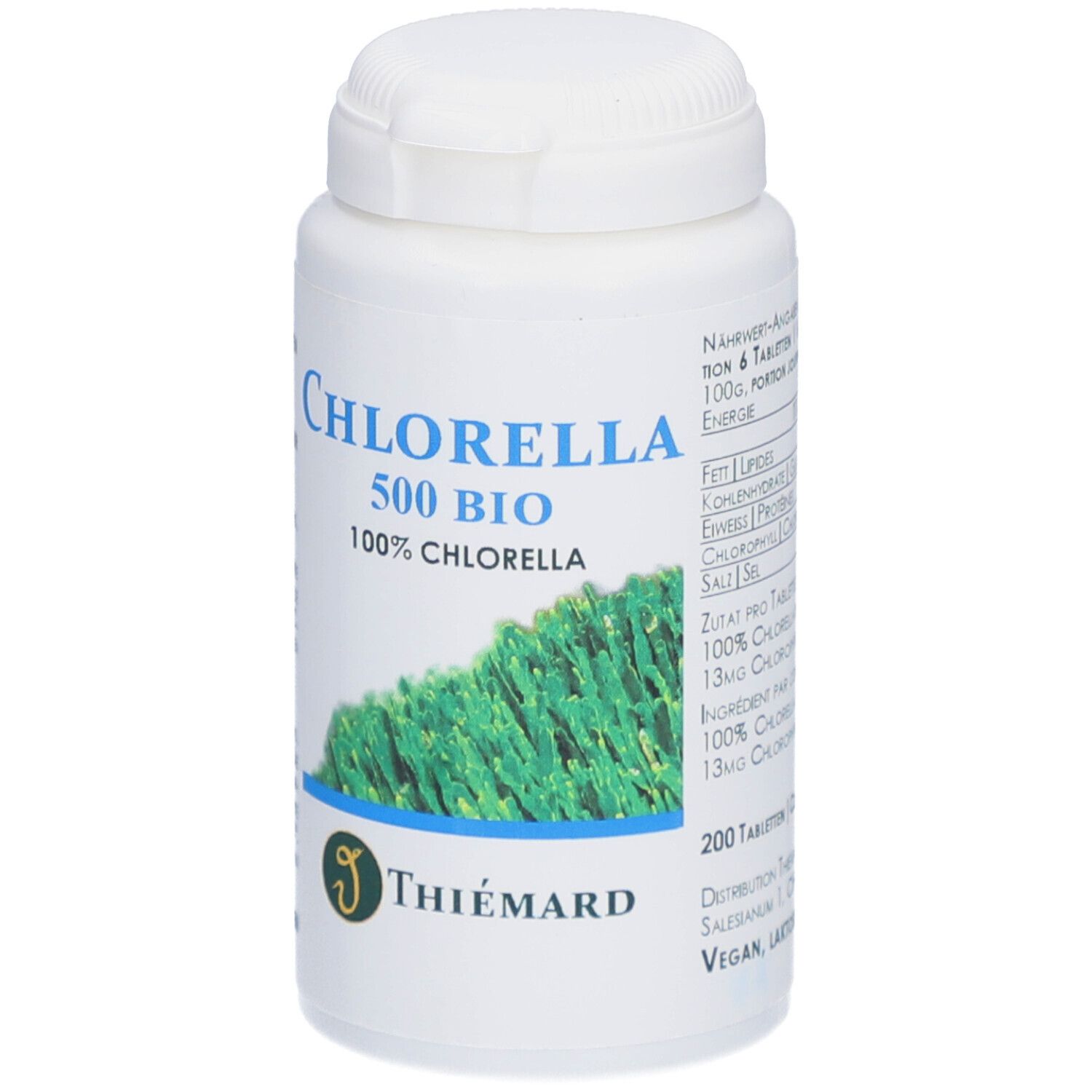 Flacon blanc avec étiquette bleue. Inscription: Chlorella 500 BIO, 100% Chlorella. Logo: Thiemard. 200 comprimés.